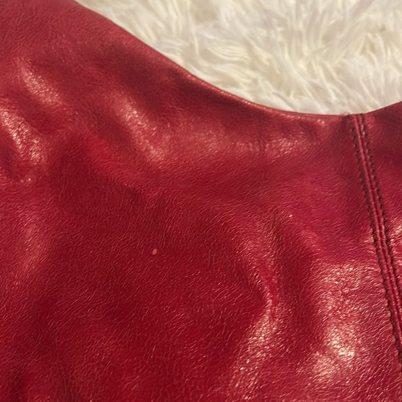 Beautiful red leather hobo bag- barely carried it - Picture 5 of 5